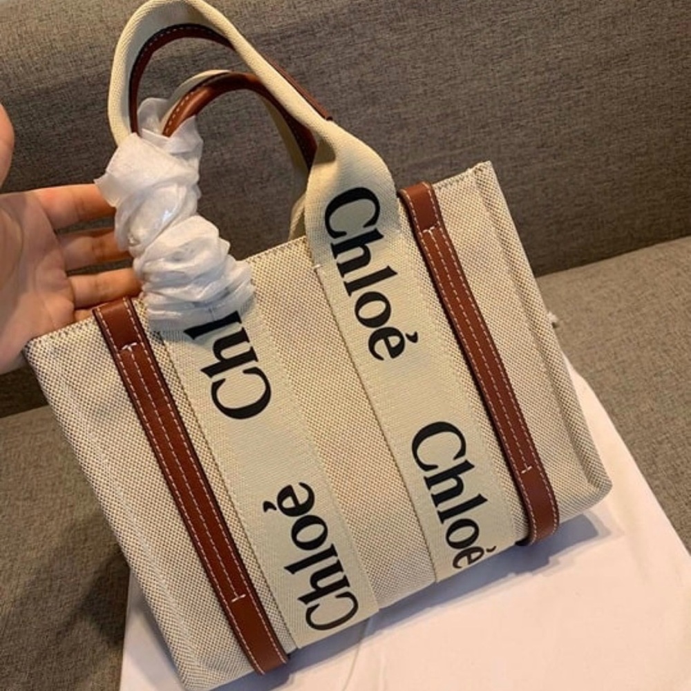 Chloe Woody Medium Tote Bag in Linen